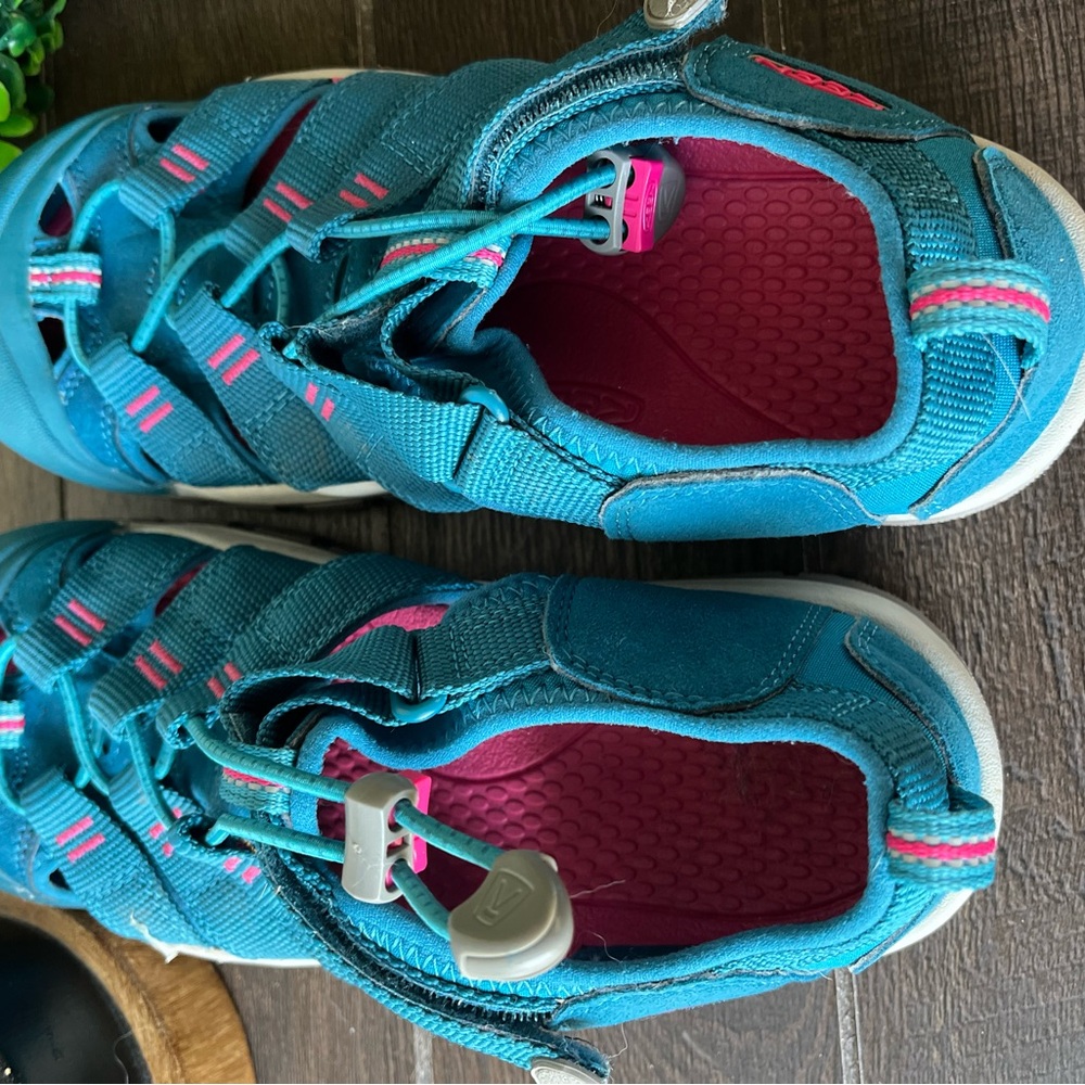 KEEN Newport H2 Closed Toe Water Shoe Size 5 Pink Dark Teal - Picture 6 of 13